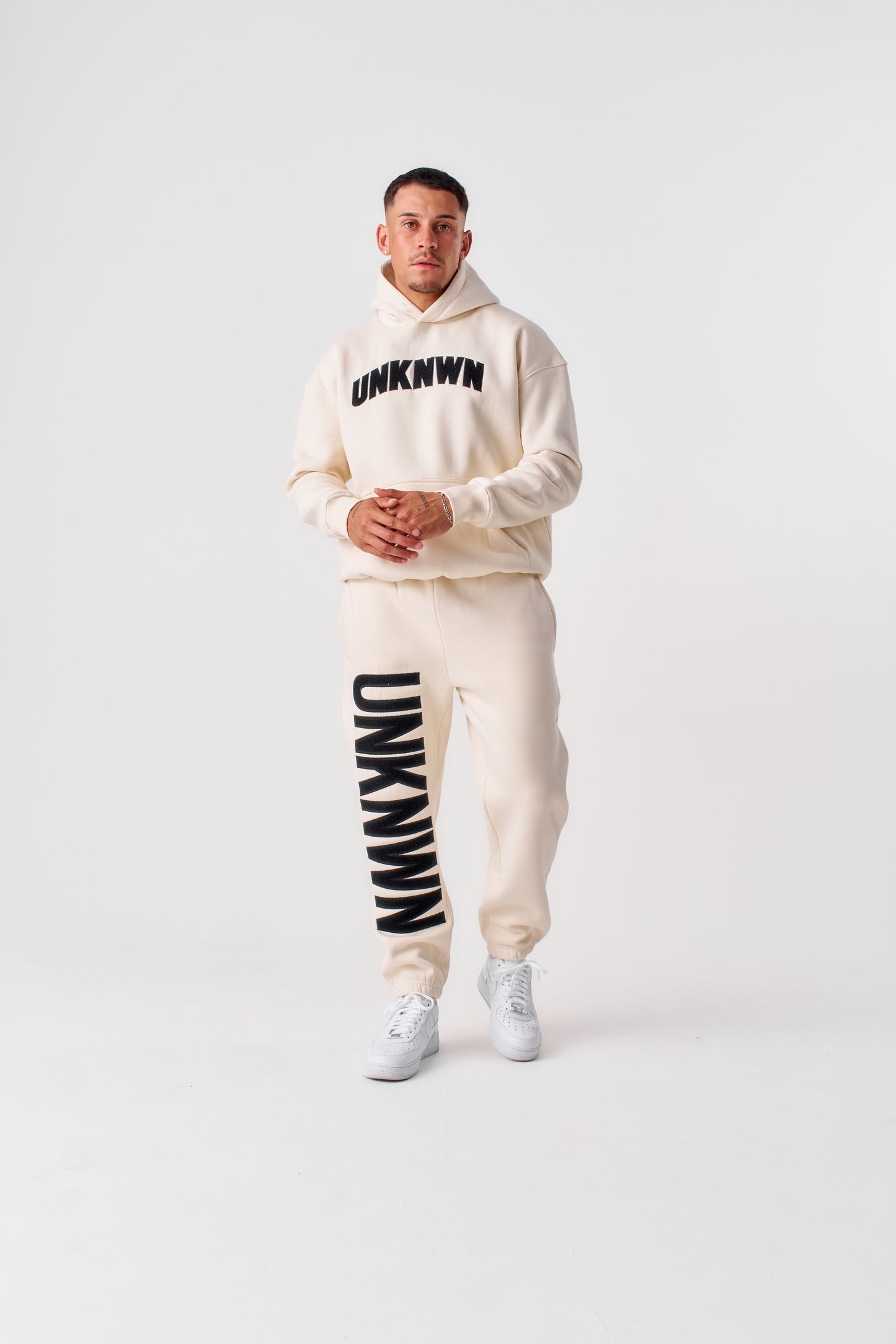 STATEMENT JOGGERS - VANILLA