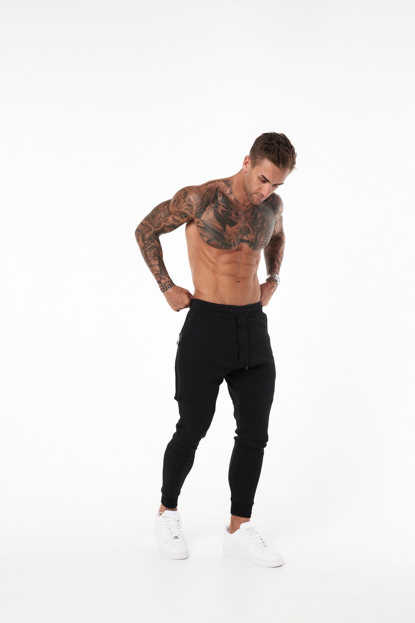 PRO TECH JOGGERS - BLACK