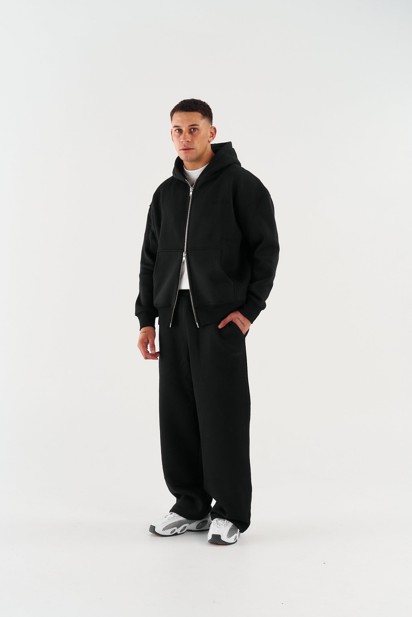 CLASSIC ZIP UP JACKETS - BLACK