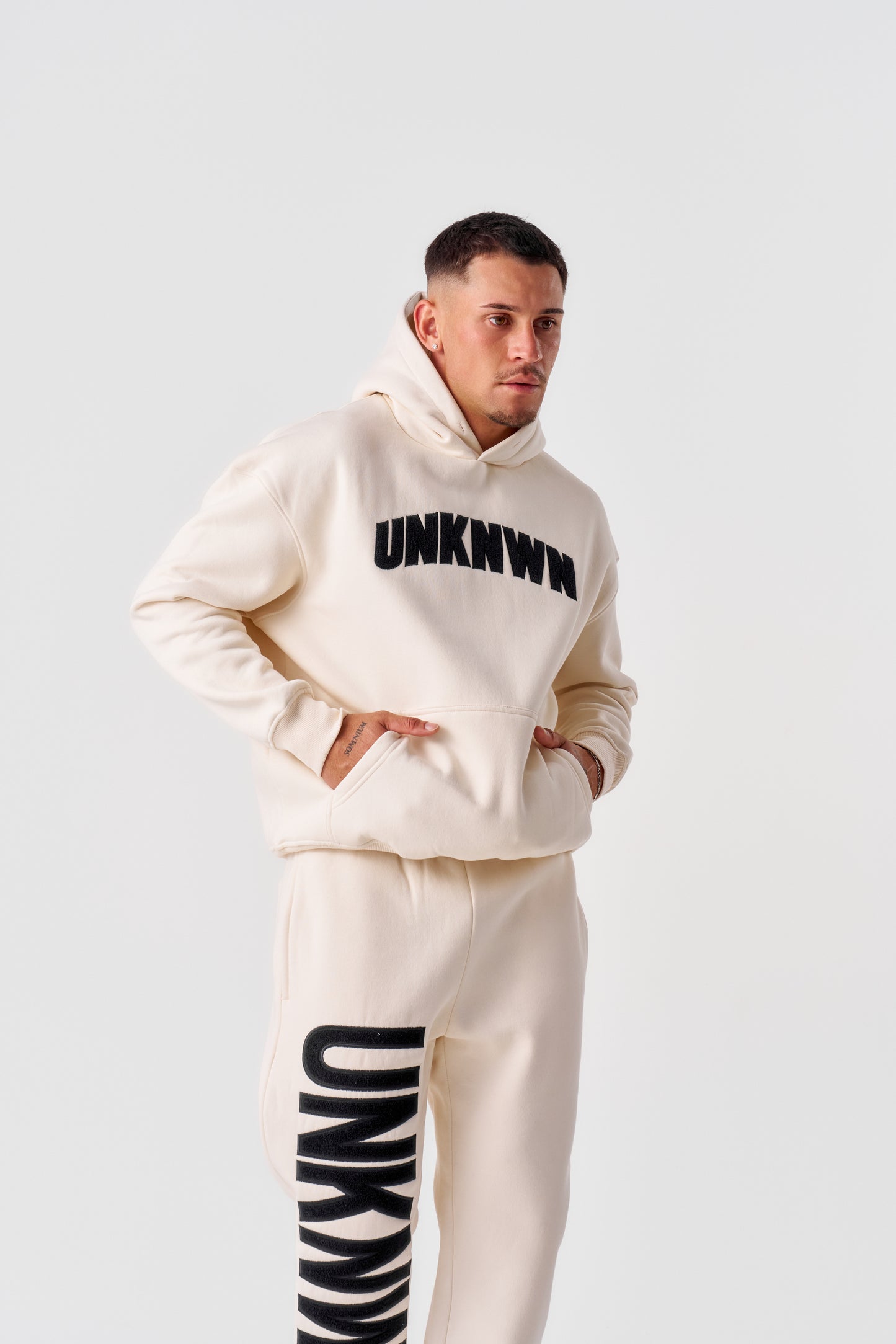 STATEMENT HOODIE - VANILLA