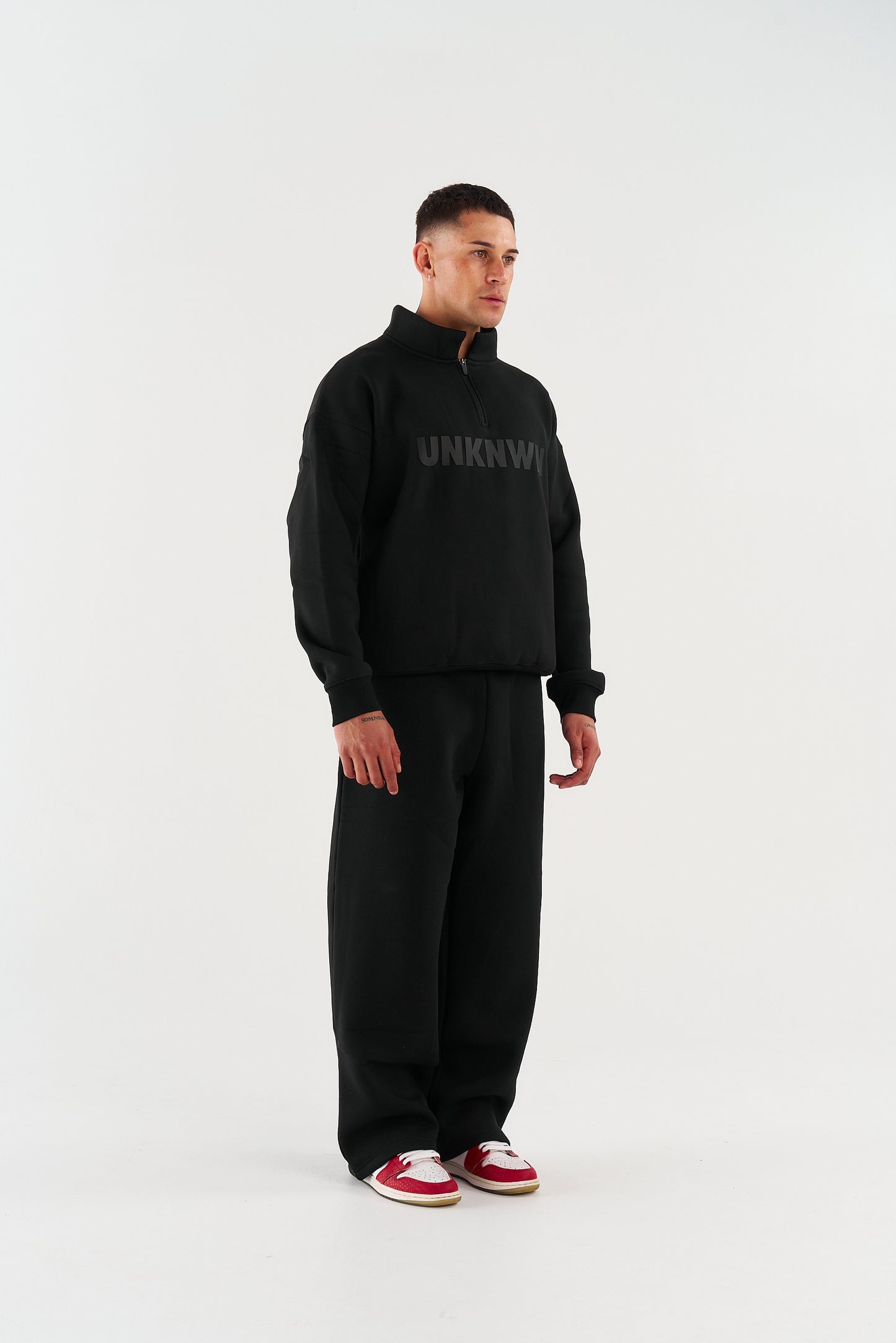 1/4 Zip- BLACK