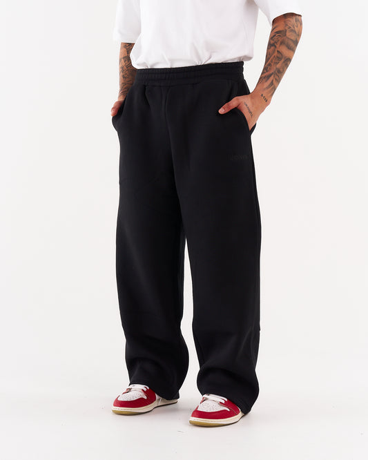 CLASSIC STRAIGHT LEG PANTS - BLACK