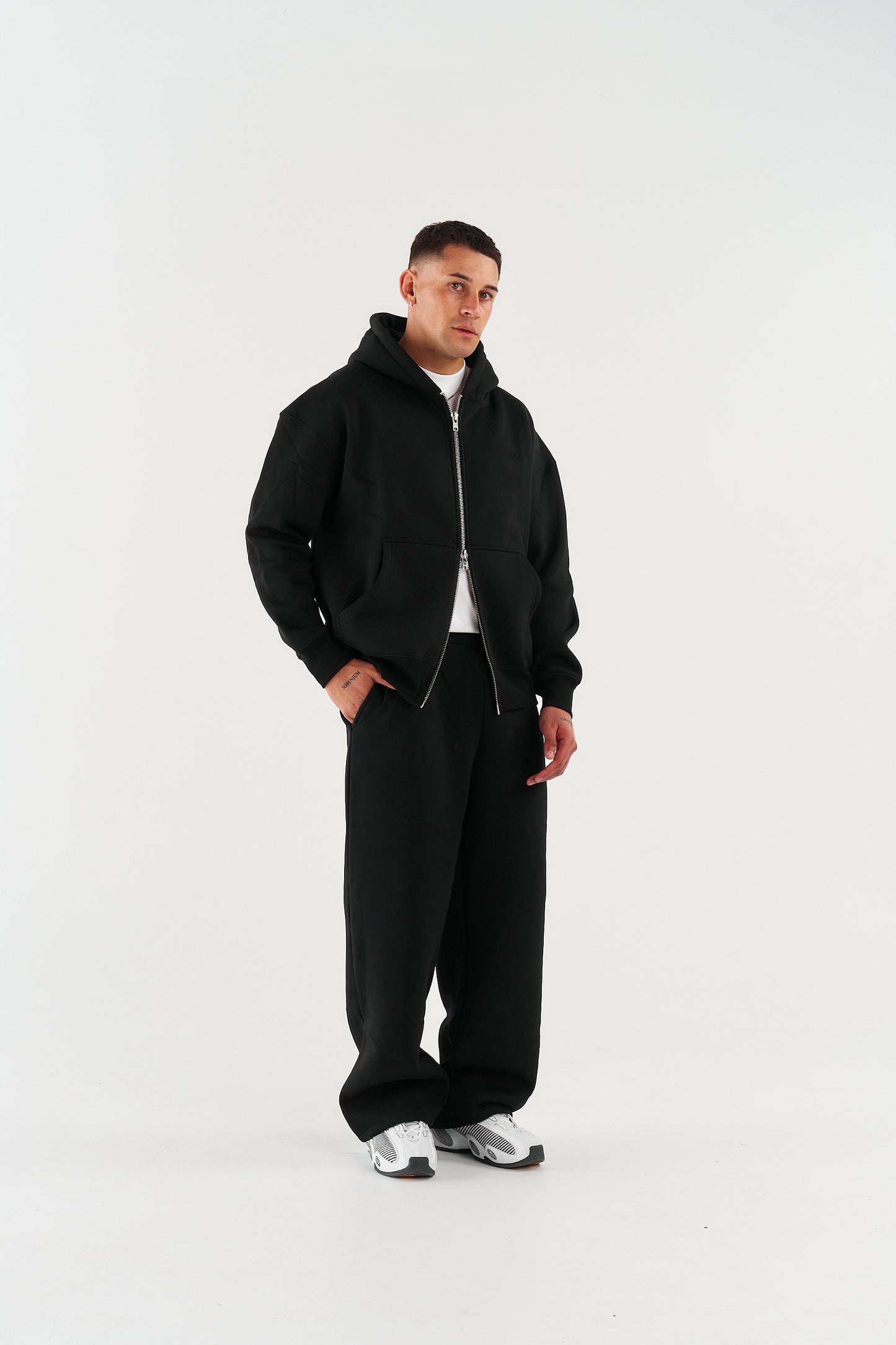 CLASSIC ZIP UP JACKETS - BLACK