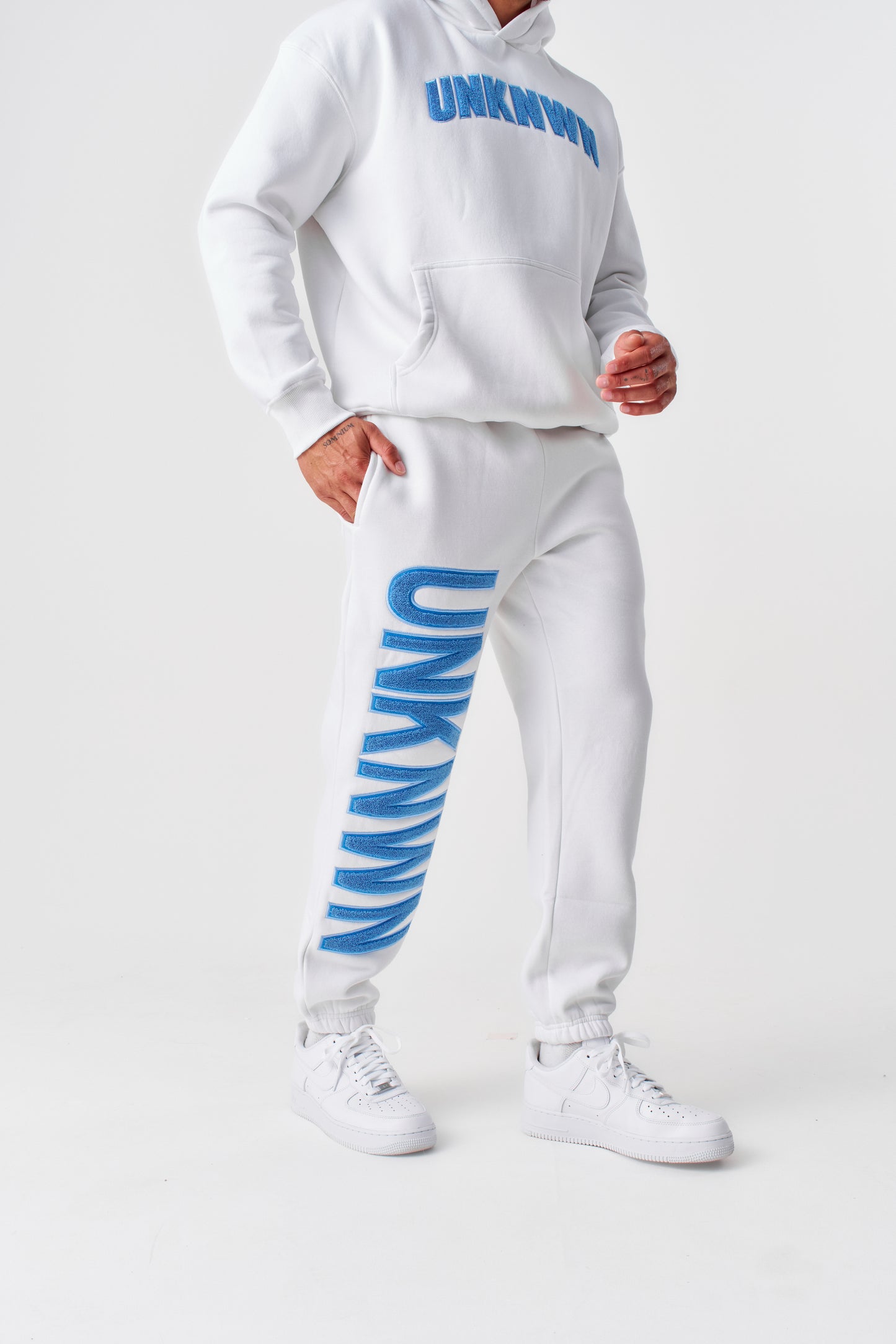 STATEMENT JOGGERS - WHITE