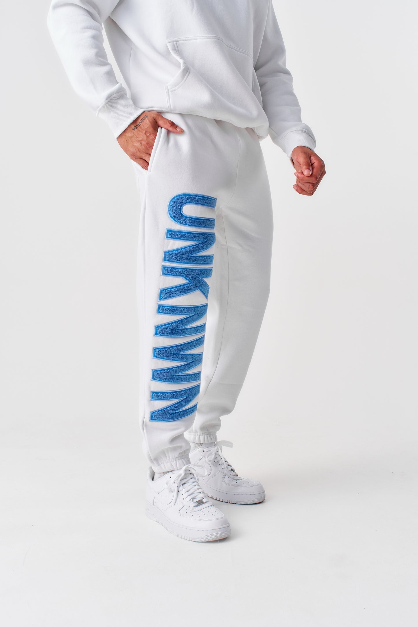 STATEMENT JOGGERS - WHITE