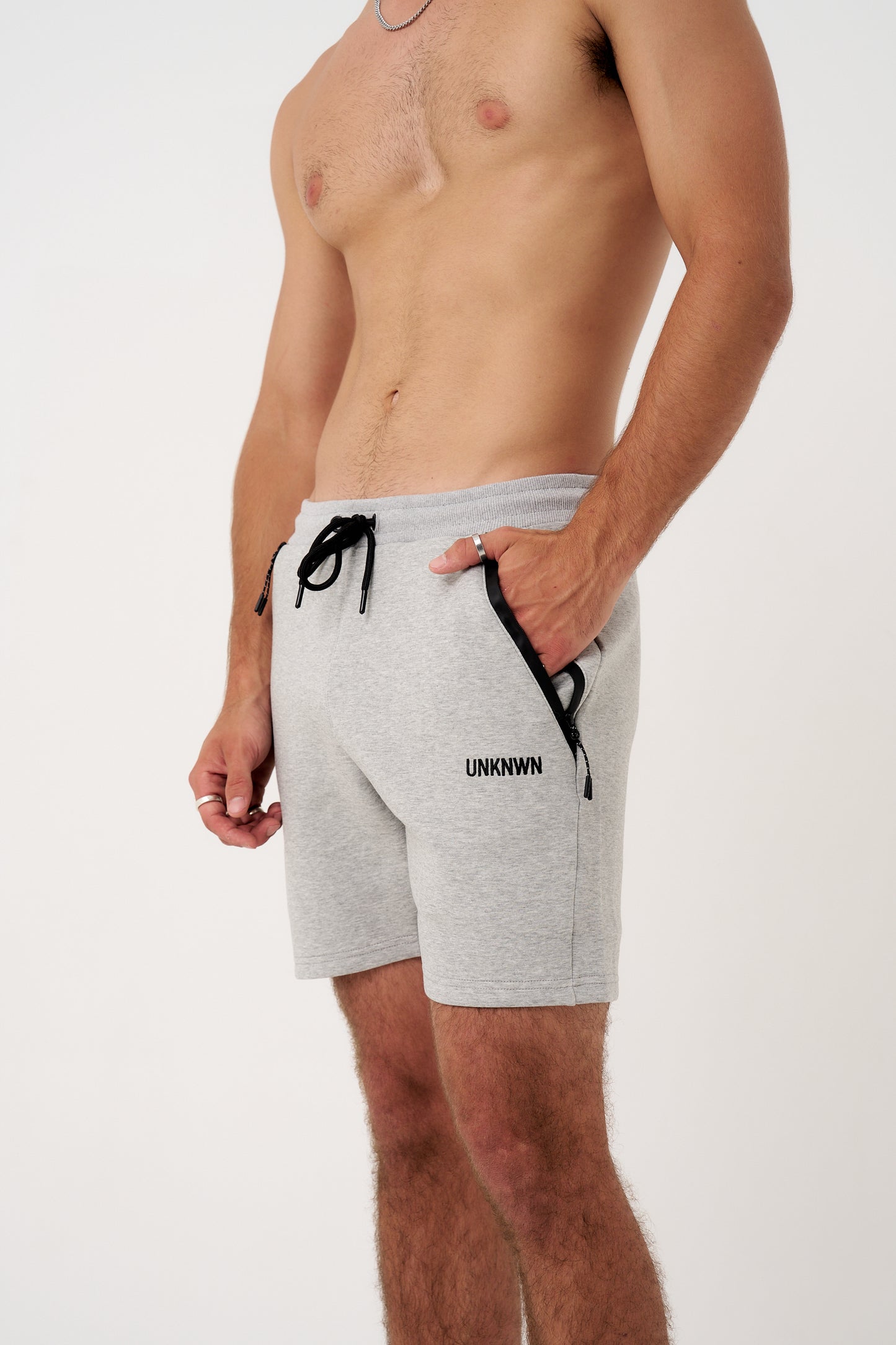 PRO TECH SHORTS - LIGHT GREY