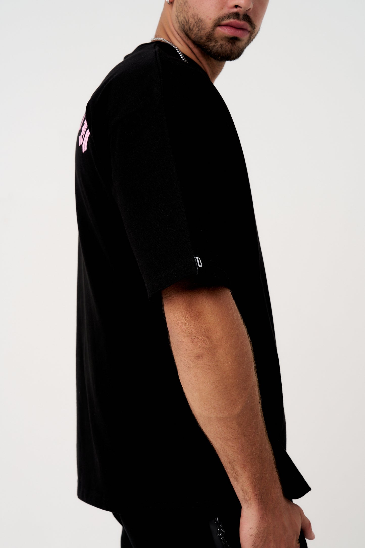 GOTHIC ARC TEE - BLACK