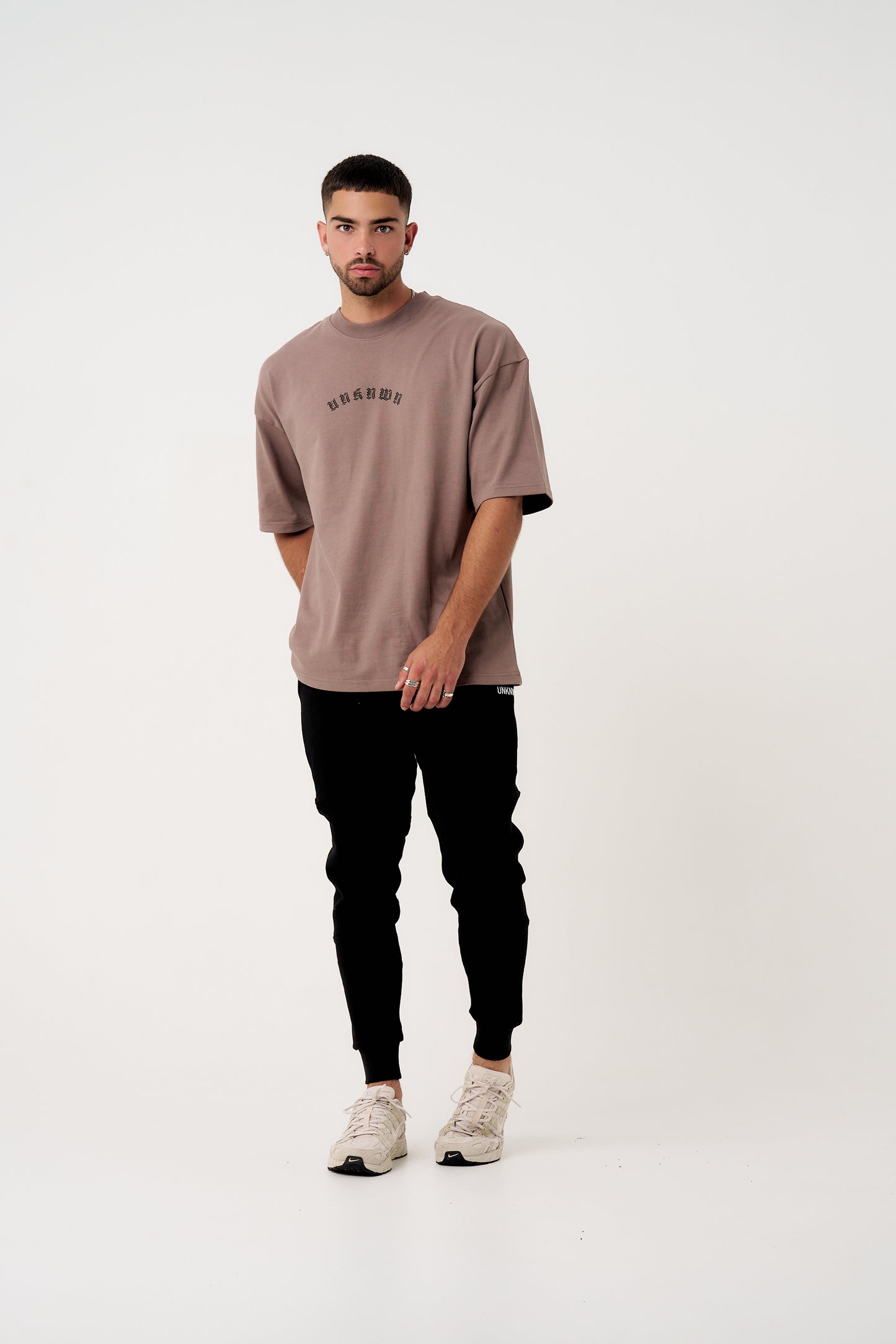 GOTHIC ARC TEE - TAUPE