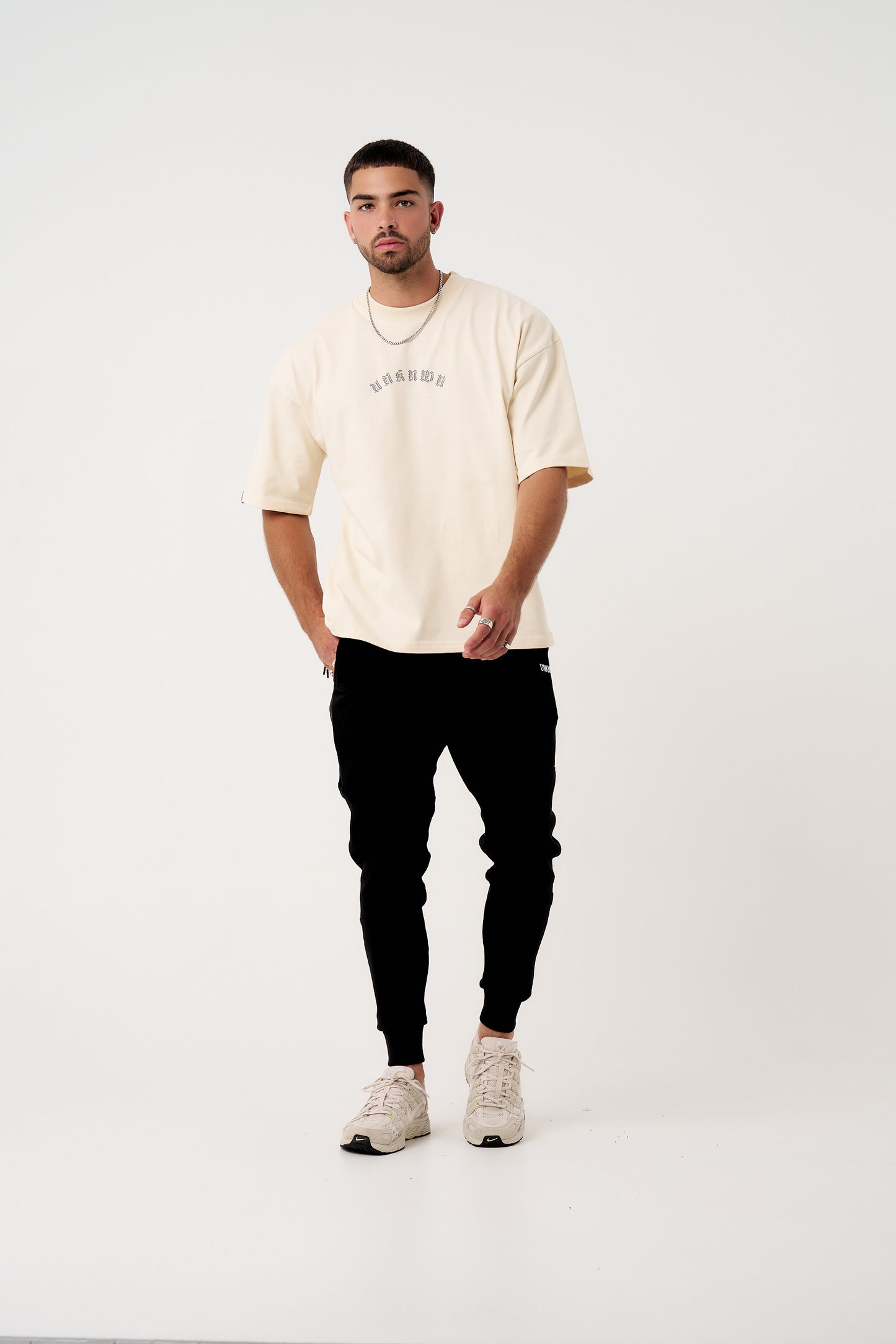 GOTHIC ARC TEE - CRÈME