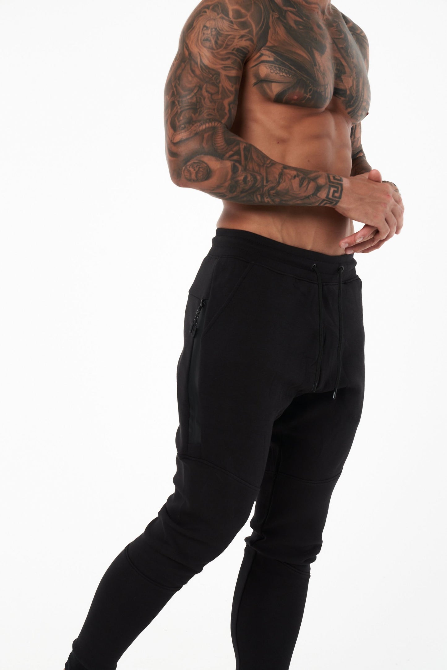 PRO TECH JOGGERS - BLACK